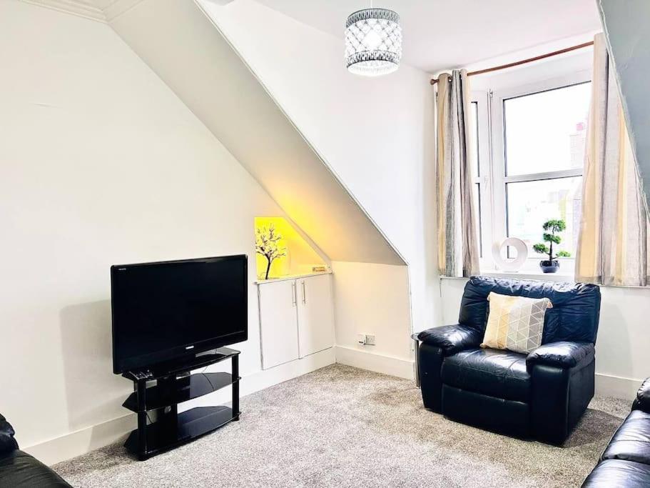 Crown House Two Bedroom Apartment 阿伯丁 外观 照片