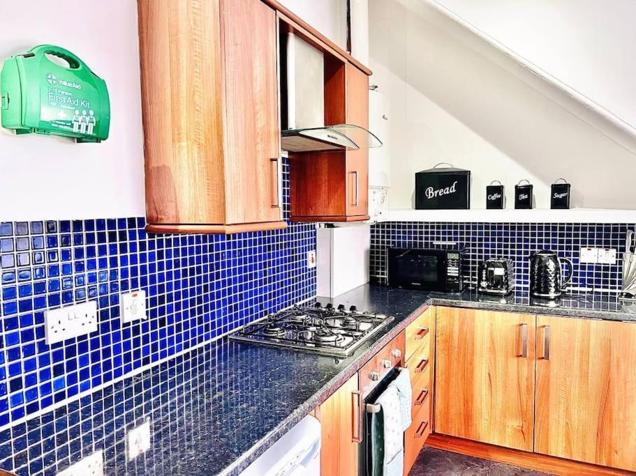 Crown House Two Bedroom Apartment 阿伯丁 外观 照片