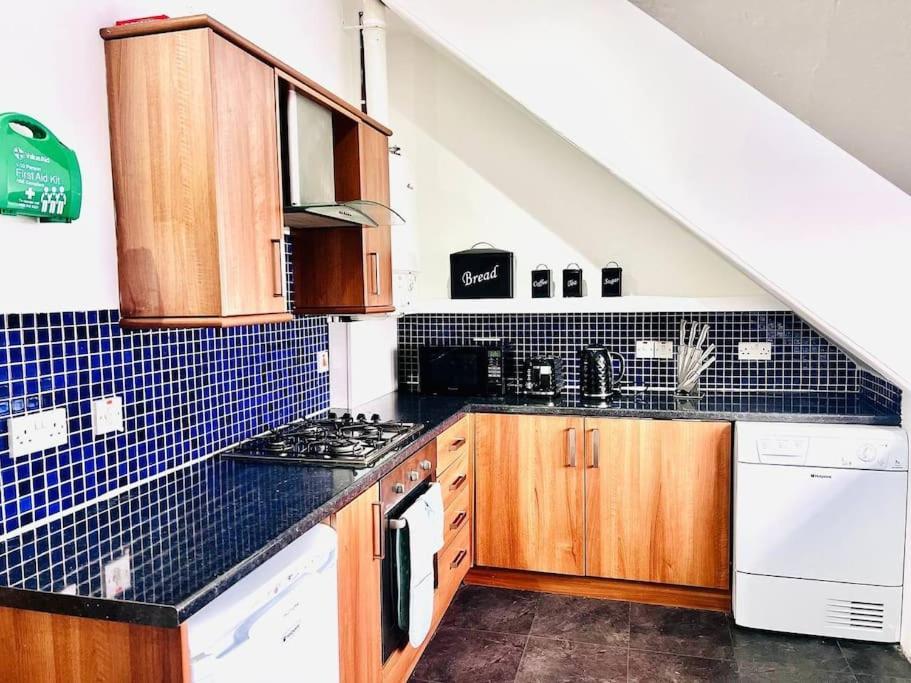 Crown House Two Bedroom Apartment 阿伯丁 外观 照片